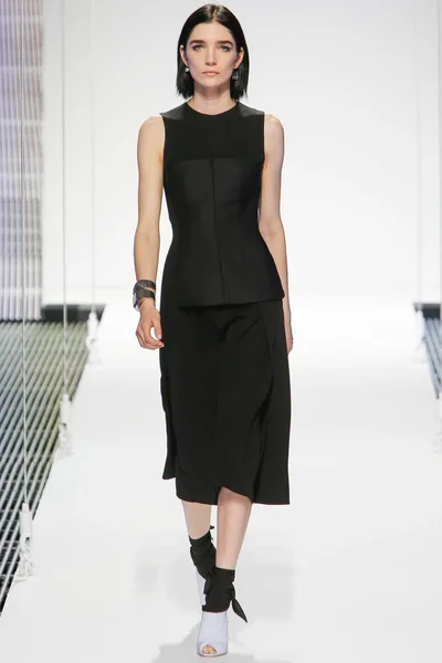 Look 60